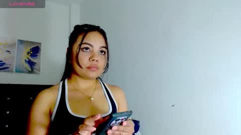 Snapshot of kylie_loveee chatting on 10/22/25, 08:52 Paola online show from 10/22/25, 08:52