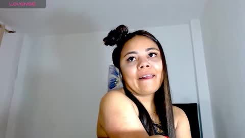 Snapshot of kylie_loveee chatting on 12/03/25, 02:15 Paola online show from 12/03/25, 02:15