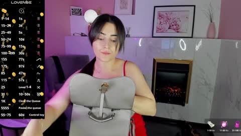 Snapshot of kylie_mellow chatting on 02/04/25, 05:31 Kylie online show from 02/04/25, 05:31