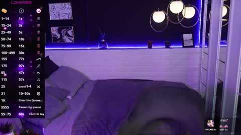 Snapshot of kylie_mellow chatting on 02/14/25, 12:47 Kylie online show from 02/14/25, 12:47