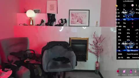 Snapshot of kylie_mellow chatting on 09/10/25, 05:40 Kylie online show from 09/10/25, 05:40