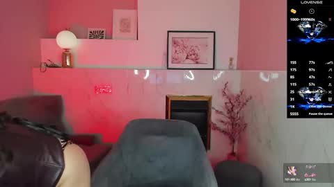 Snapshot of kylie_mellow chatting on 10/04/25, 05:38 Kylie online show from 10/04/25, 05:38