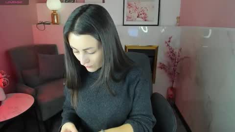 Snapshot of kylie_mellow chatting on 12/17/25, 05:13 Kylie online show from 12/17/25, 05:13