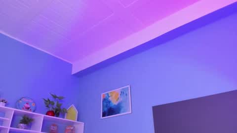 Kylie Reyes  online show from 01/28/25, 10:01