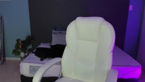 Kylie Reyes  online show from 02/12/25, 07:13