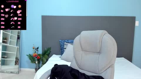 Kylie Reyes  online show from 09/17/25, 07:48