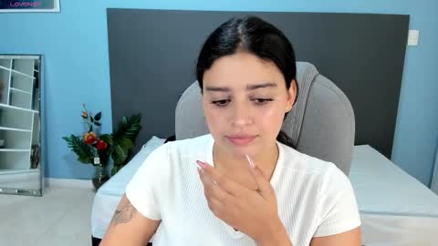 Kylie Reyes  online show from 09/19/25, 07:25