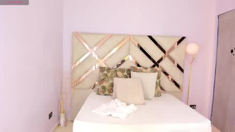 Kylie Reyes  online show from 12/05/25, 07:32