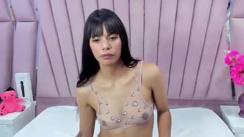 Snapshot of kylie_sexx chatting on 01/24/25, 08:22 kylie online show from 01/24/25, 08:22