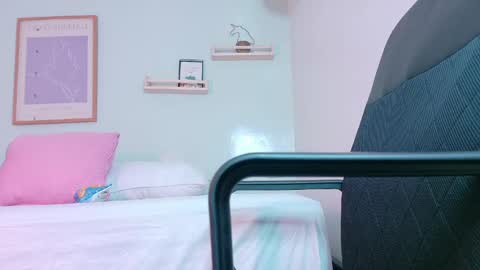 KYLIE  online show from 04/16/26, 12:50