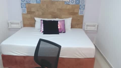 Melissa online show from 12/14/25, 10:42