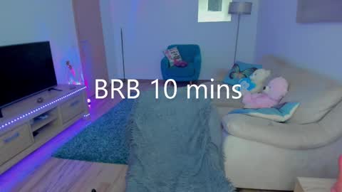 Snapshot of kylieety chatting on 02/14/25, 10:28 KYLIE online show from 02/14/25, 10:28