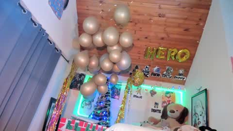 Snapshot of kyliekandy chatting on 12/25/24, 02:03 online show from 12/25/24, 02:03