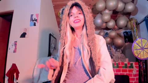 Snapshot of kyliekandy chatting on 01/01/25, 12:21 online show from 01/01/25, 12:21