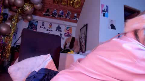 Snapshot of kyliekandy chatting on 02/02/25, 03:21 online show from 02/02/25, 03:21