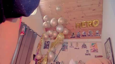 Snapshot of kyliekandy chatting on 02/12/25, 12:01 online show from 02/12/25, 12:01