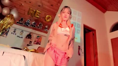 Snapshot of kyliekandy chatting on 02/23/25, 04:28 online show from 02/23/25, 04:28