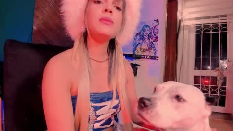 Snapshot of kyliekandy chatting on 09/21/25, 12:12 online show from 09/21/25, 12:12