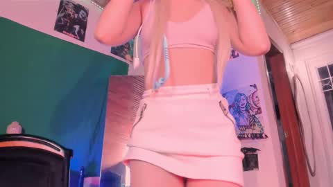 Snapshot of kyliekandy chatting on 09/26/25, 11:53 online show from 09/26/25, 11:53