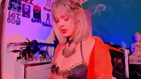 Snapshot of kyliekandy chatting on 10/25/25, 03:47 online show from 10/25/25, 03:47