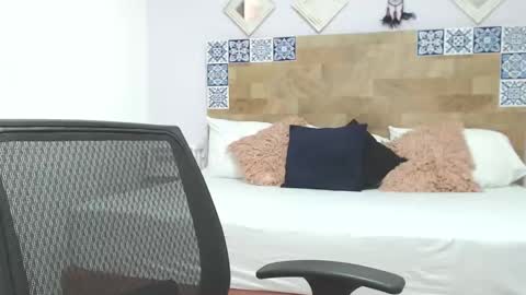 Kylie online show from 02/28/25, 02:20