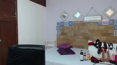 Snapshot of kyliiebaker chatting on 12/04/25, 11:08 Kylie online show from 12/04/25, 11:08