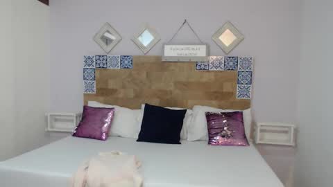 Snapshot of kyliiebaker chatting on 12/20/25, 10:55 Kylie online show from 12/20/25, 10:55