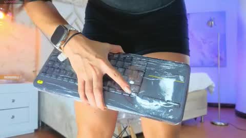 Snapshot of kylle_2050 chatting on 02/17/26, 11:18 Kyle online show from 02/17/26, 11:18