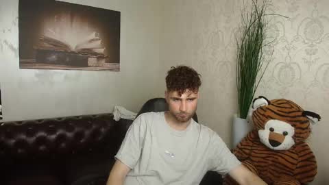 KyloEast online show from 04/27/26, 04:21