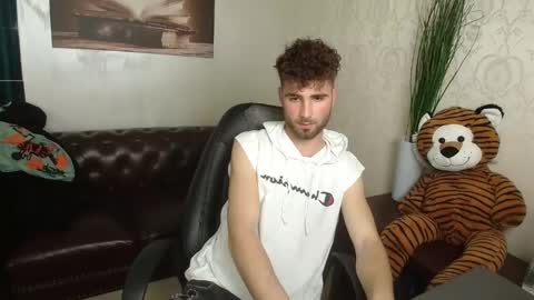 KyloEast online show from 04/30/26, 04:57