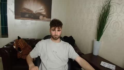 KyloEast online show from 05/06/26, 07:46