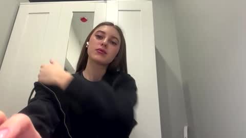 Selena online show from 03/05/26, 02:07