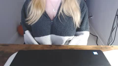 Snapshot of kymchi chatting on 02/13/26, 10:39 Check Out My NSFW OnlyFans Link On Bio online show from 02/13/26, 10:39