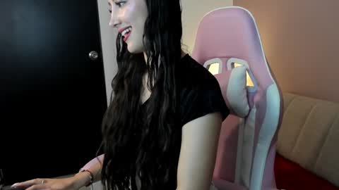 Kym Giraldo online show from 12/16/24, 07:26