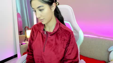 Kym Giraldo online show from 01/11/25, 05:52