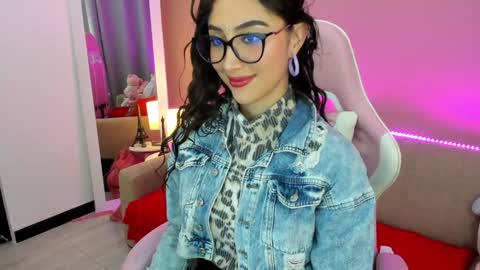 Kym Giraldo online show from 01/12/25, 08:25