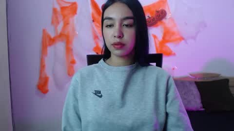 Snapshot of kyra_fox_ chatting on 10/23/25, 12:48 Kyra online show from 10/23/25, 12:48