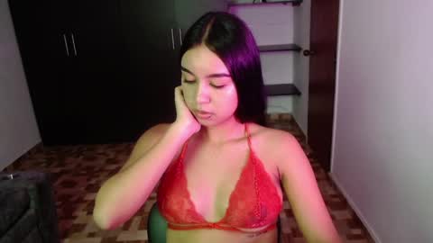 Snapshot of kyra_fox_ chatting on 04/09/26, 02:00 Kyra online show from 04/09/26, 02:00