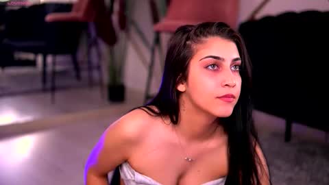 Snapshot of kyrabliss chatting on 12/14/25, 07:40 Maria online show from 12/14/25, 07:40