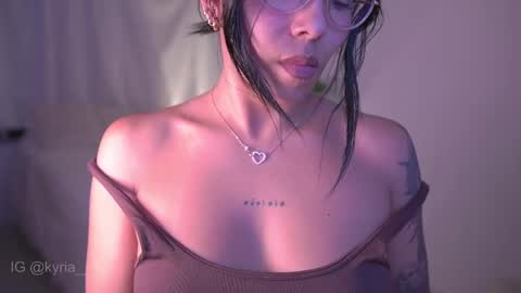 schedule 300 pm - 1100pm colombia time online show from 02/09/25, 11:36