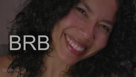 schedule 300 pm - 1100pm colombia time online show from 02/21/25, 10:15