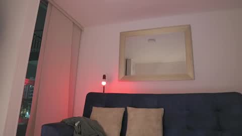 schedule 300 pm - 1100pm colombia time online show from 03/01/25, 02:48