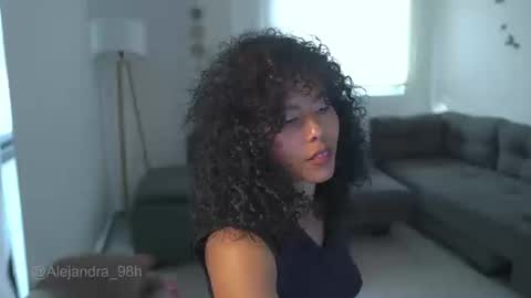 schedule 300 pm - 1100pm colombia time online show from 09/08/25, 10:09