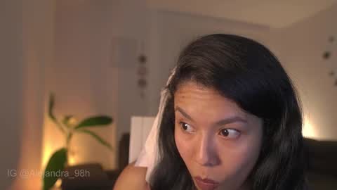 schedule 300 pm - 1100pm colombia time online show from 02/28/26, 01:17