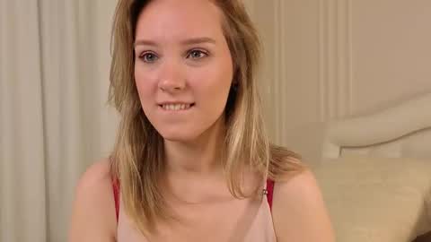 lina online show from 10/13/25, 09:26