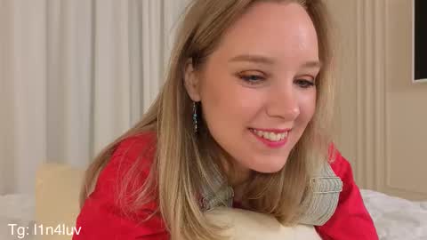 lina online show from 10/22/25, 09:03