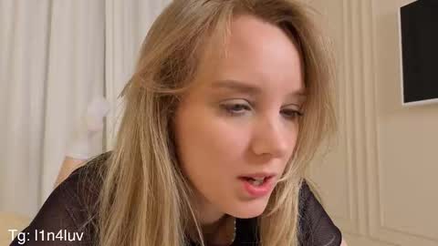 lina online show from 10/28/25, 10:12