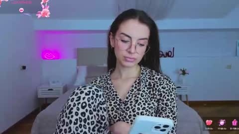 Margo  online show from 09/30/25, 09:09