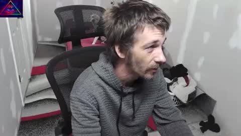 Snapshot of l1v1nth3dr3am chatting on 11/08/25, 05:07 l1v1nth3dr3am online show from 11/08/25, 05:07