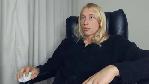 Adonis online show from 09/15/25, 05:18